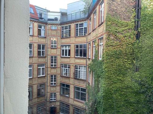 Ruhige, grüne Hofseite - 