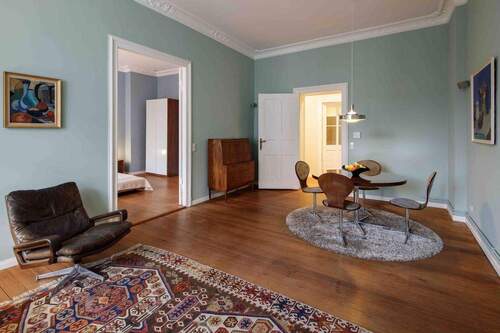 Strassenseite Wohnen/Essen - Etagenwohnung mit 96,00 m&sup2; in Berlin zum Kaufen