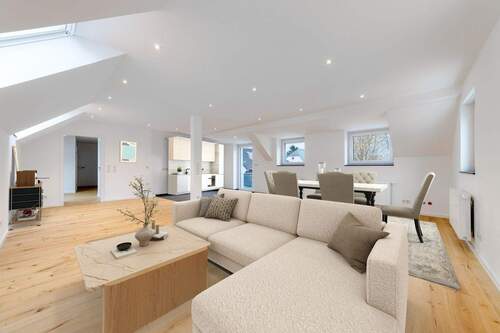 Wohnbereich - Trier-Euren: Hochwertig sanierte Dachgeschosswohnung in gefragter Lage - provisionsfrei!