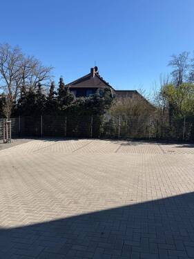 Außenstellplätze - 3 Zimmer Etagenwohnung in Halle (Saale)