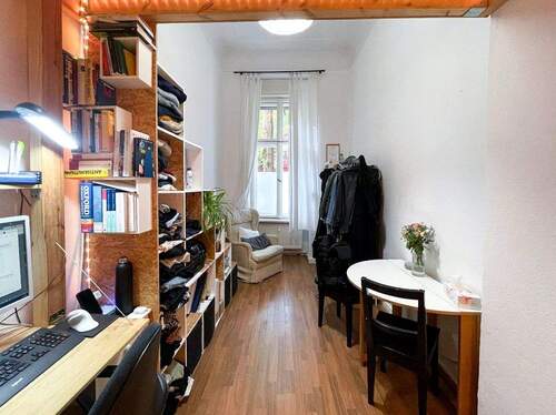 Schlafzimmer 1 - 3 Zimmer Etagenwohnung zum Kaufen in Berlin