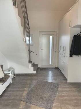 Eingangsbereich - 6 Zimmer Einfamilienhaus in Waghaeusel