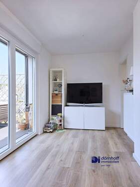 Wohn- Esszimmer mit offener Küche - 