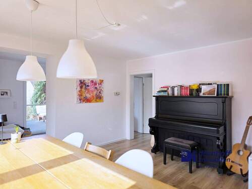 Wohn- Esszimmer mit offener Küche - 