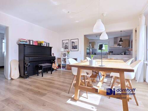 Wohn- Esszimmer mit offener Küche - 