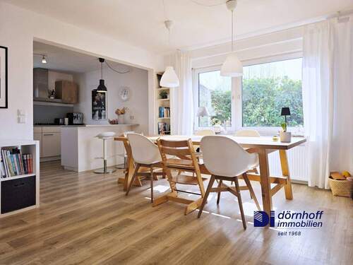 Wohn- Esszimmer mit offener Küche - 