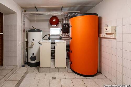 Heizanlage (Wärmepumpe) mit Speicherkessel - 