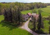 Luftbild - idyllisch gelegener Hof - 249.000,00&nbsp;EUR Kaufpreis, ca.&nbsp; 160,00&nbsp;m&sup2;&nbsp;Wohnfl&auml;che