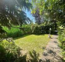 Exklusive Wohlfühloase: Einfamilienhaus mit Pool, Einliegerwohnung und prachtvoller Gartenlandschaft - Berlin Marzahn