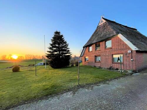 Titelbild - Sanierungsbedürftiges Reetdachhaus in Hamburg-Kirchwerder am Elbdeich