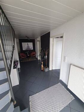Flureingangsbereich - 7 Zimmer Doppelhaushälfte zum Kaufen in Dornburg