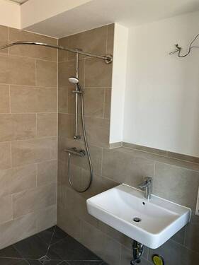 Bad mit Dusche.jpeg - 