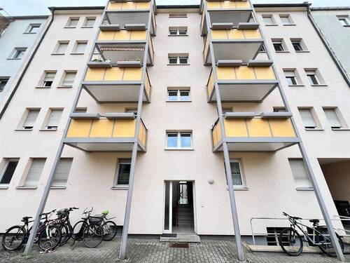 Hausansicht - 3 Zimmer Etagenwohnung zur Miete in Nürnberg