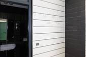 Ankleide und Badzugang - 