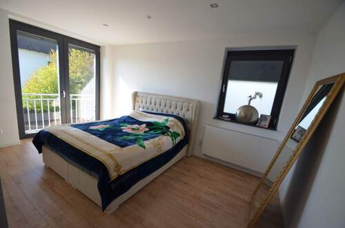 1. OG Schlafzimmer - 