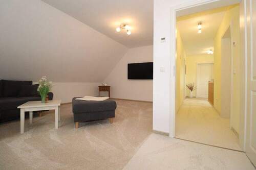 IMG_3832 DG Kind zum Flur K.jpg - 