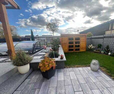 IMG_3855 außen Holzgartenhaus K.jpg - 