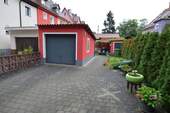 Hof/Zufahrt und Garage - 