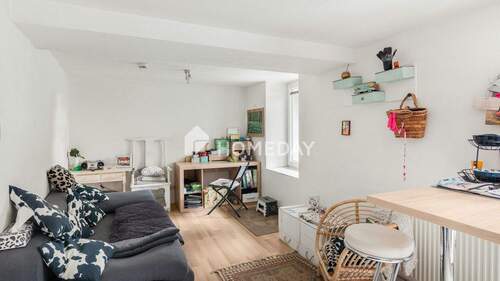 Wohnzimmer 1 - 2 Zimmer Etagenwohnung zum Kaufen in Erfurt