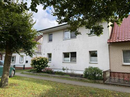 Straßenseite - 6 Zimmer Mehrfamilienhaus, Wohnhaus zum Kaufen in Meiersberg