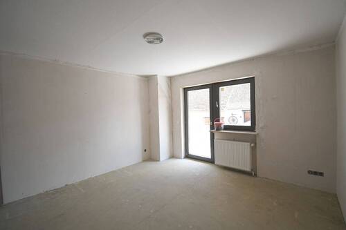 alles zum renovieren vorbereitet.jpg - 7 Zimmer Mehrfamilienhaus, Wohnhaus zum Kaufen in Wendelsheim