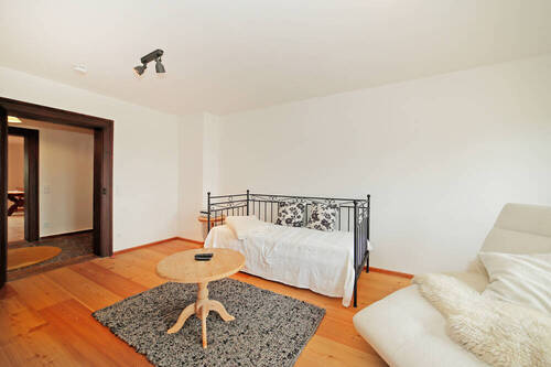 Zimmer 1 - 