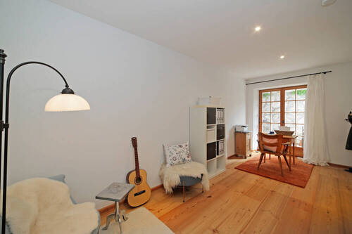 Zimmer 2 - 