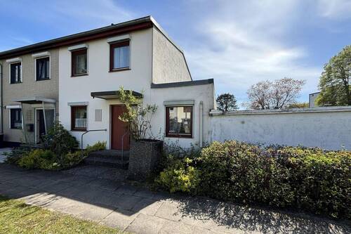 Außenansicht - 4 Zimmer Reihenendhaus zum Kaufen in Hamburg