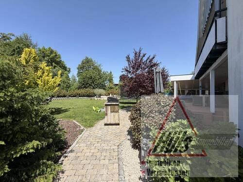 Garten - Mehrfamilienhaus, Wohnhaus mit 219,00 m&sup2; in Versmold zum Kaufen
