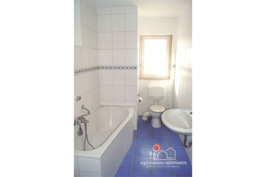 Badezimmer mit Wanne - 