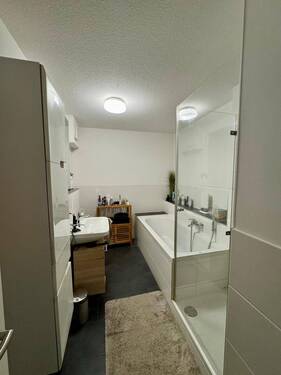 Hauptbad.jpg - 3 Zimmer Etagenwohnung zur Miete in Nürnberg