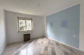 Zimmer 1 - 4 Zimmer Etagenwohnung in Stuttgart
