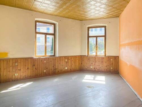 Wohnraum - 1 Zimmer Mehrfamilienhaus, Wohnhaus zum Kaufen in Pößneck