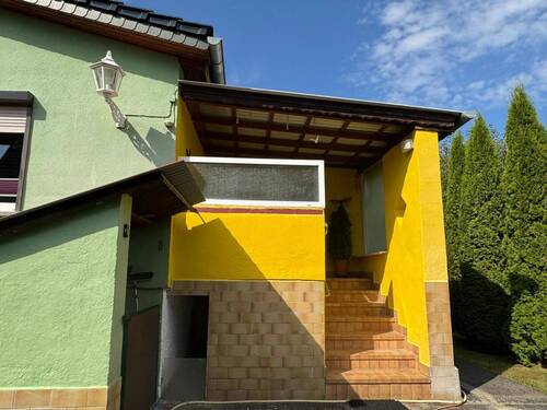 überdachter Eingang - 