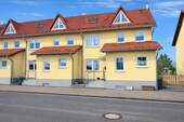 Vorderseite - 4 Zimmer Reihenendhaus zum Kaufen in Georgenthal