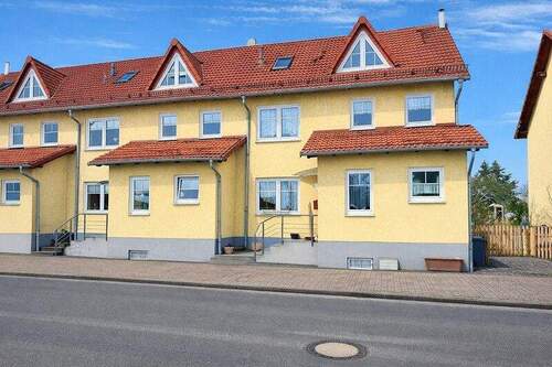 Vorderseite - 4 Zimmer Reihenendhaus zum Kaufen in Georgenthal