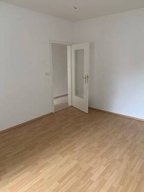 Wohnbereich - 3 Zimmer Etagenwohnung zur Miete in Magdeburg