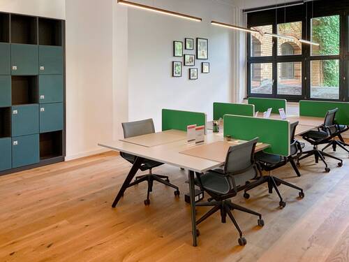 Coworking.jpg - Buchen Sie sich einen eigenen Schreibtisch in Regus Leuchtenfabrik