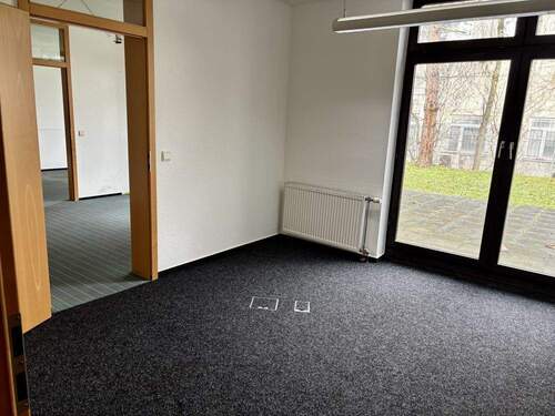Büro groß, EG Raum1, Zugang Terrasse - 