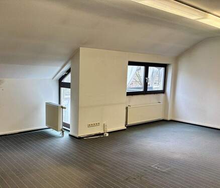 Büro groß, 1.OG Raum1 - 