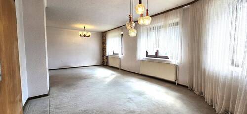 EG: Wohn-/Esszimmer - 