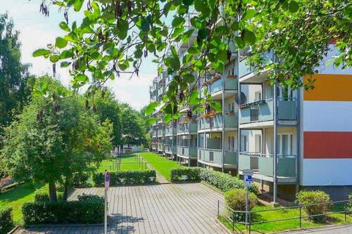 Hausanischt_Balkonseite_bearbeitet - 4 Zimmer Etagenwohnung zur Miete in Chemnitz