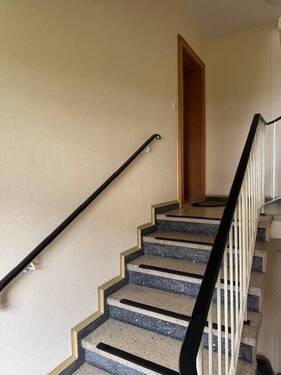 Hausflur - 4 Zimmer Etagenwohnung in Bremen