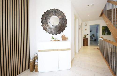 Einladender Eingangsbereich - 7 Zimmer Einfamilienhaus in Weihmichl