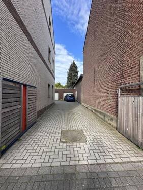 Zufahrt in den Innenhof - 