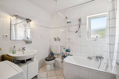 Wiesbaden Rambach Mehrfamilienhaus (2) - 