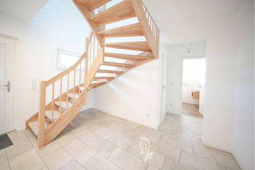 Flur EG - 6 Zimmer Einfamilienhaus zum Kaufen in Wertheim