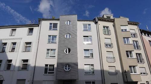 Bild 1 - JUNGE UND MODERNE WOHNUNG IN ZENTRALER LAGE ! FÜR DEN KAPITANLEGER GUT VERMIETET