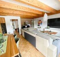 Schöne Eigentumswohnung mit Hauscharakter und großzügiger Raumaufteilung in Weitramsdorf