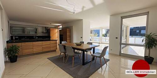 Großes Esszimmer mit offener Einbauküche! - Etagenwohnung mit 145,00 m&sup2; in Nürnberg zur Miete